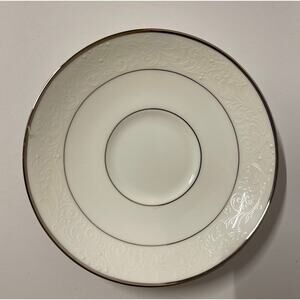 New Waterford Fine China Baron's Court Collection 6" Saucer. kk408